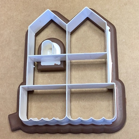 FINAL SALE PRICE Brown Bag Cookie Mold + House Shaped Cookie Cutter - Picture 6 of 6